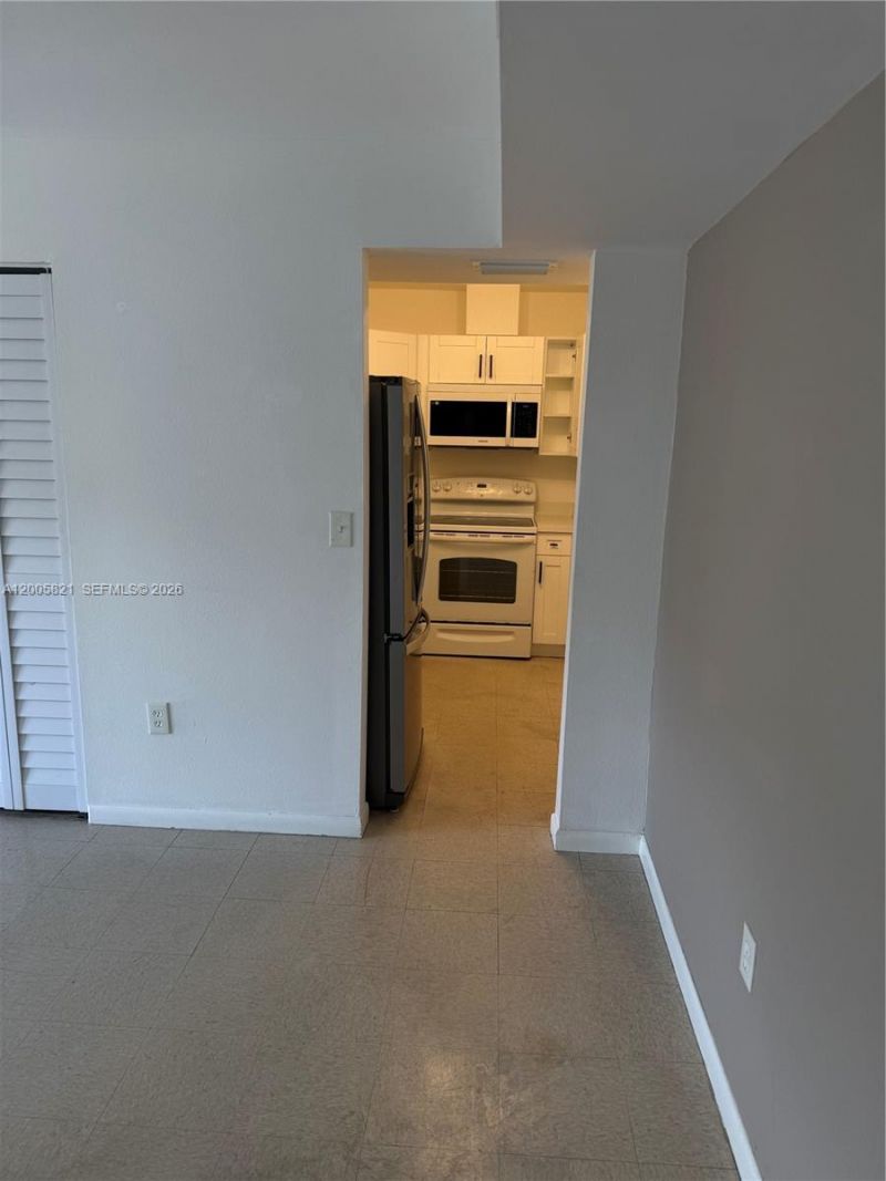 4845 NW 7th St , Unit 307-5, Miami, FL 33126 Photo