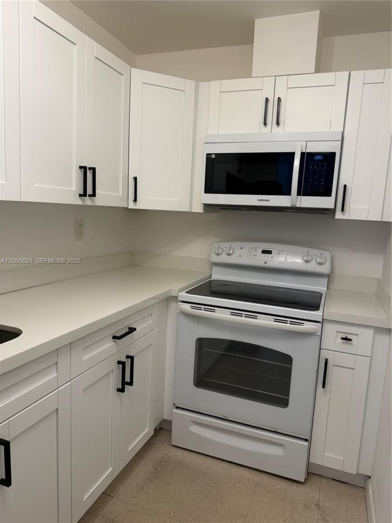 4845 NW 7th St , Unit 307-5, Miami, FL 33126 Photo