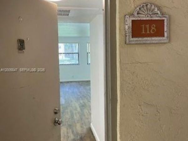 Unit 118, Doral, FL 33166