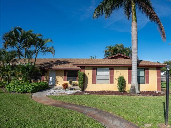 4259 Royal Banyan Way, Unit B, Lake Worth, FL 33461