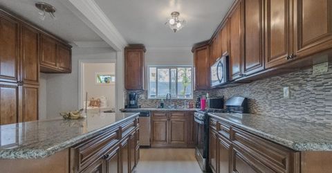 425 Burkett Ave, Stockton, CA 95205 Photo
