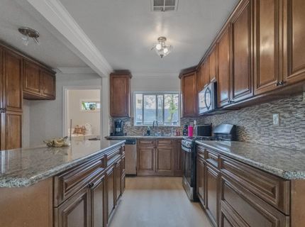 425 Burkett Ave, Stockton, CA 95205 Photo