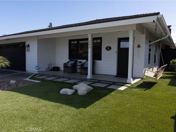 245 Brentwood, Costa Mesa, CA 92627