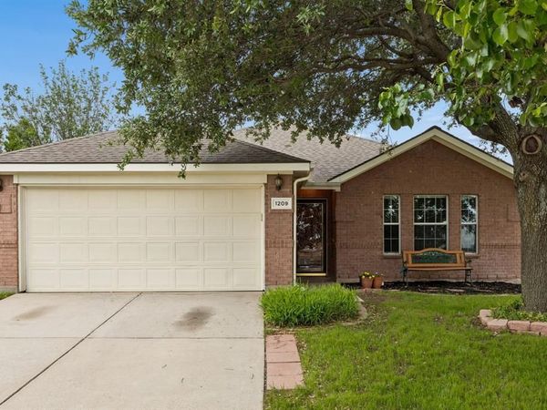 1209 Diamondback Lane, Haslet, TX 76052