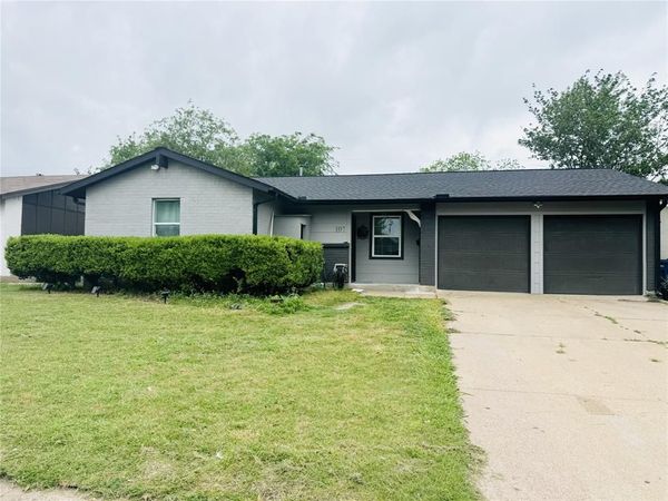 107 N Forest Crest Drive , Garland, TX 75042