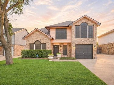 18914 RAVENGLEN Court, Dallas, TX 75287