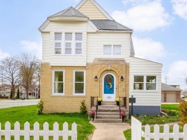 3352 4th, Wyandotte, MI 48192