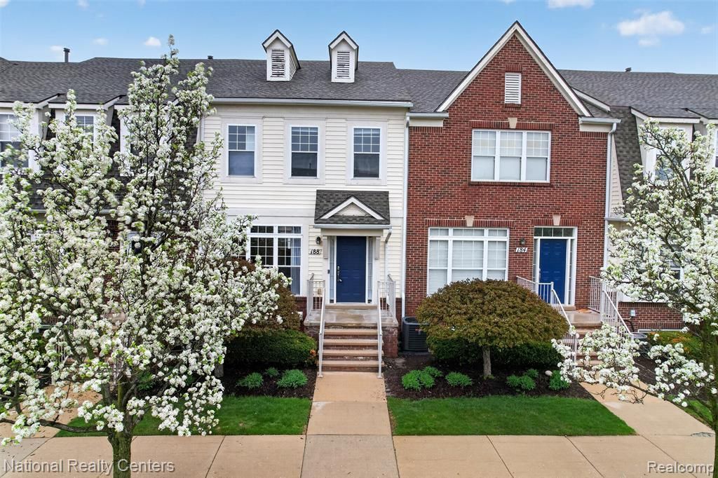 188 Center Boulevard, Wixom, MI 48393 Main Photo