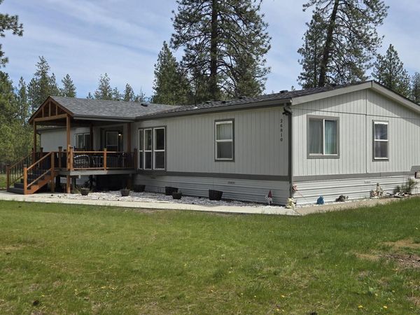 26810 N Regal Ln, Chattaroy, WA 99003