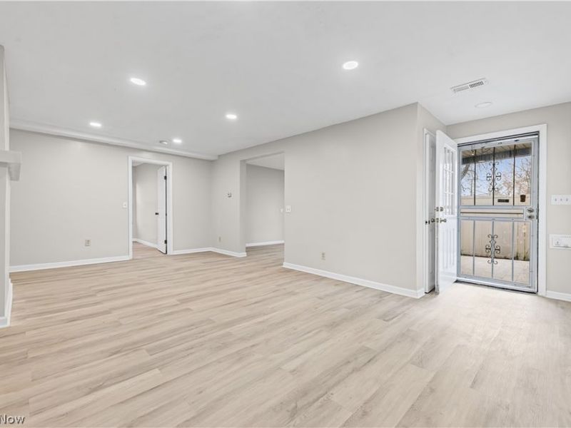 27182 Oriole Avenue, Euclid, OH 44132 Photo 3