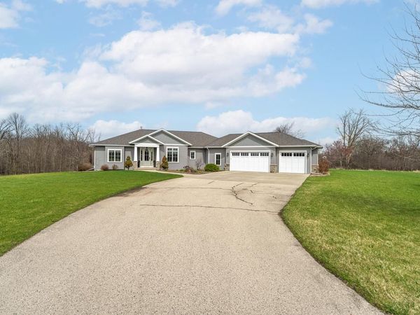 W3869 Garden DRIVE, Eden, WI 53019