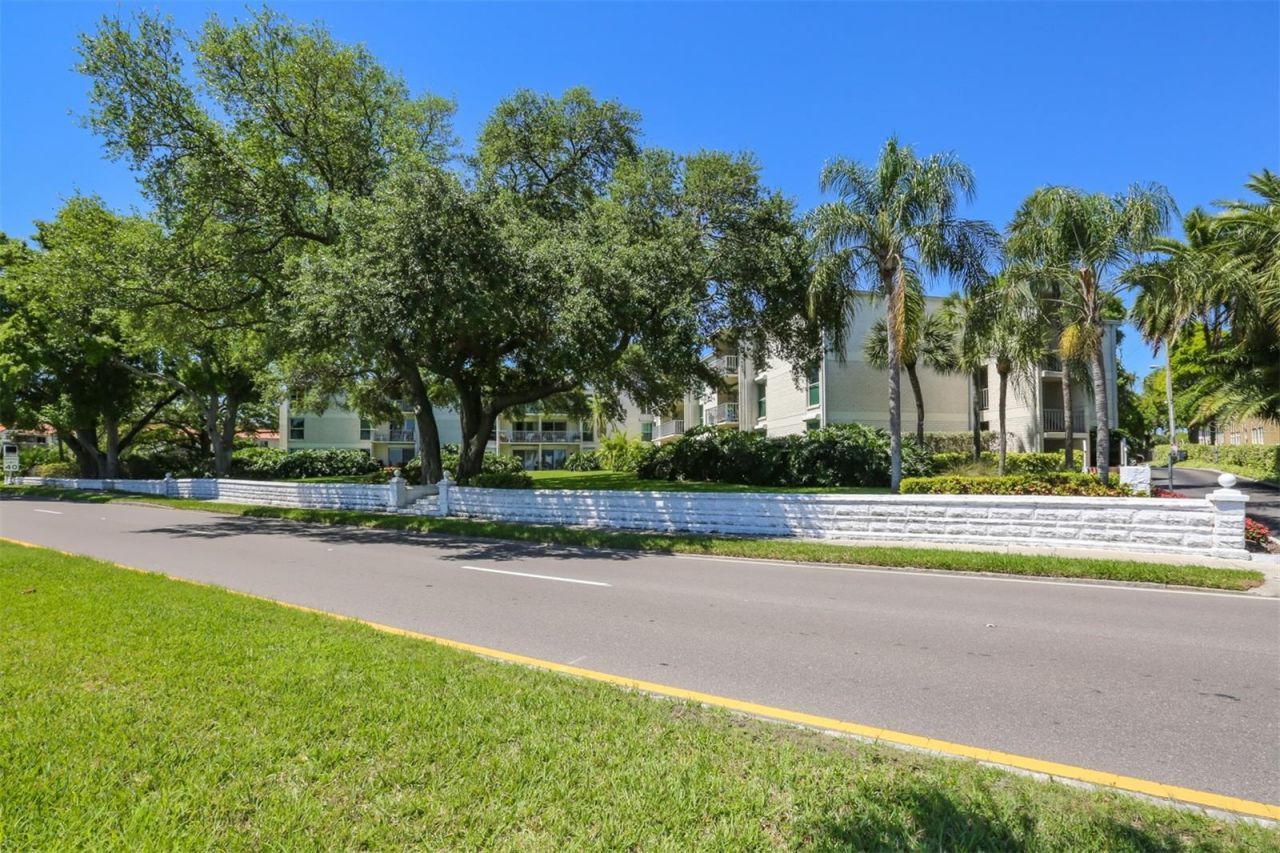 3325 Bayshore Boulevard, Unit E34, Tampa, FL 33629 Photo