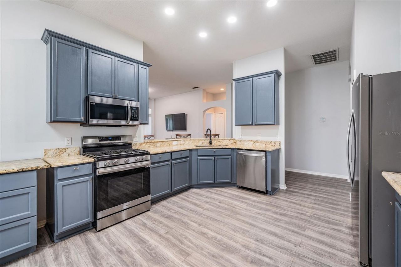 12813 Standbridge Drive , Riverview, FL 33579 Photo