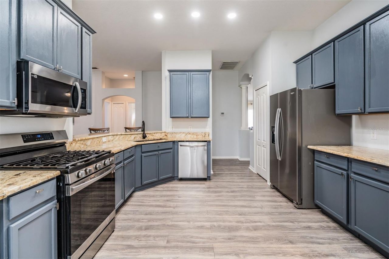 12813 Standbridge Drive , Riverview, FL 33579 Photo
