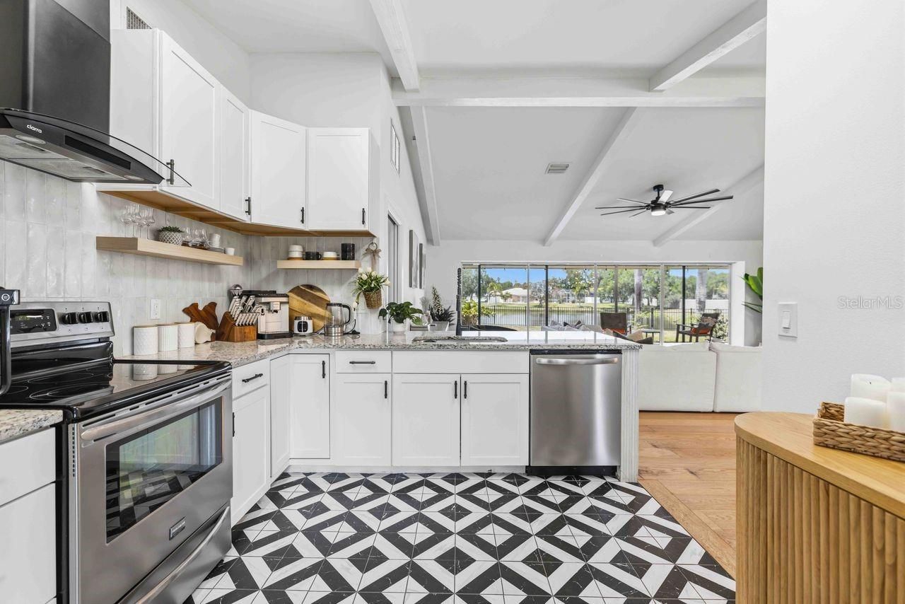 8021 Timber Lake Lane, Sarasota, FL 34243 Photo