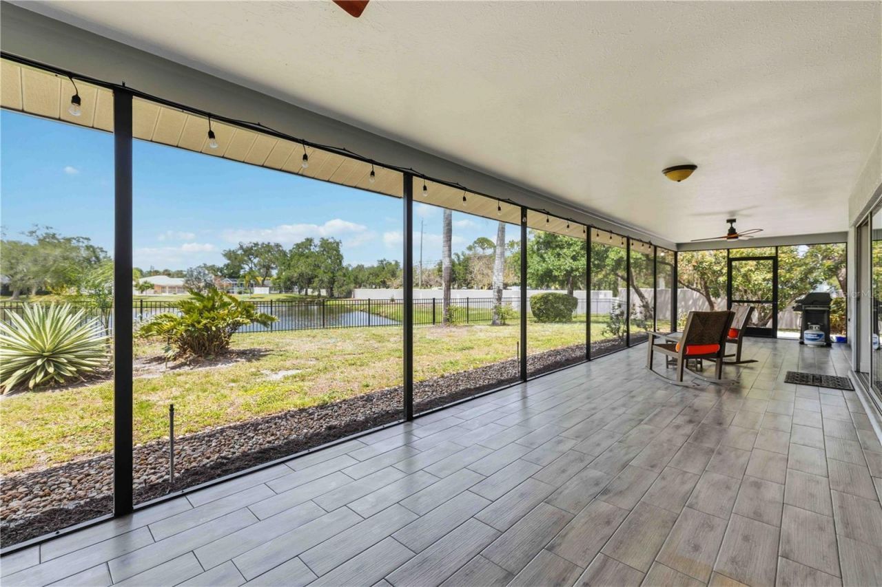8021 Timber Lake Lane, Sarasota, FL 34243 Photo