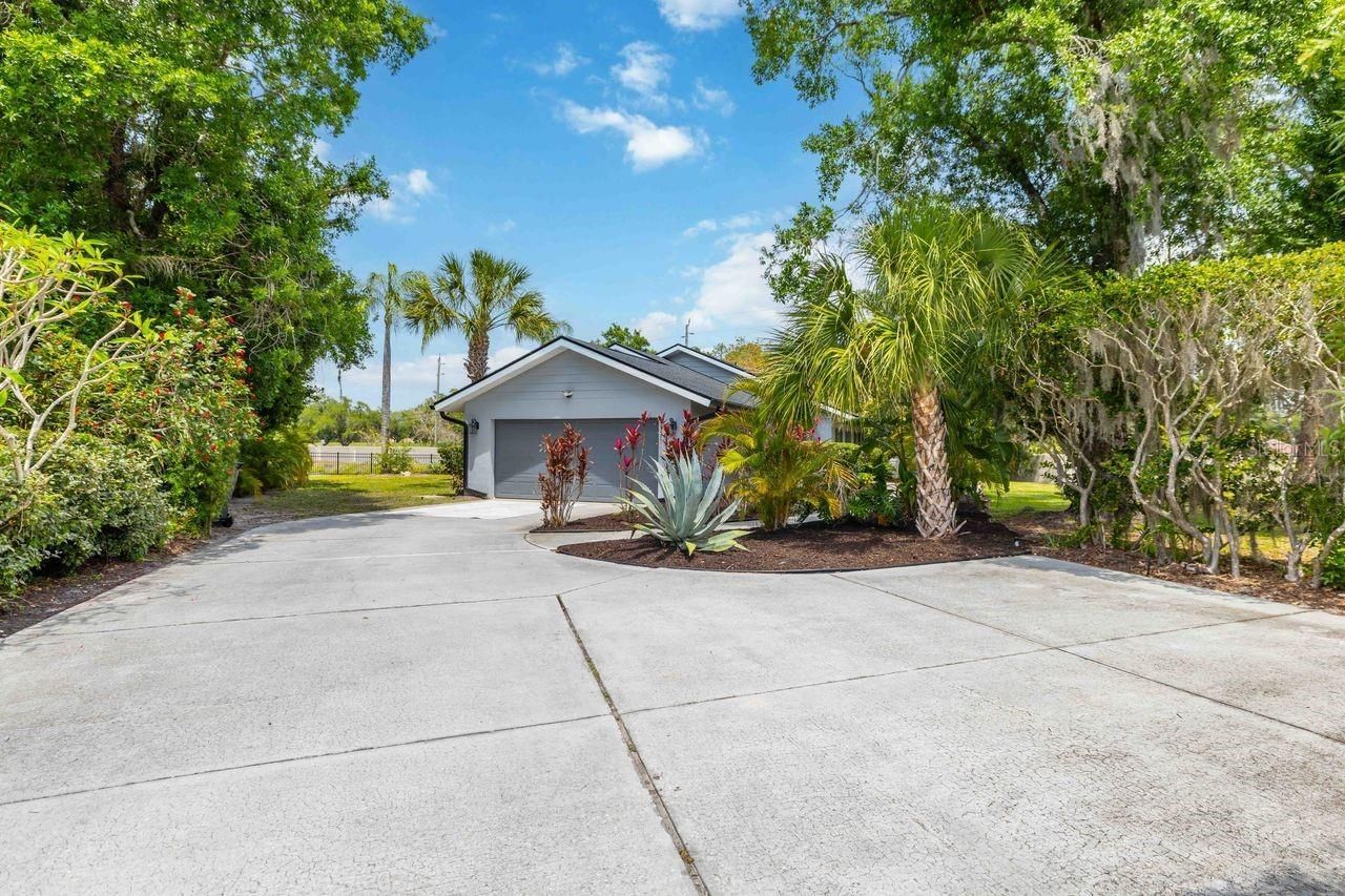 8021 Timber Lake Lane, Sarasota, FL 34243 Photo