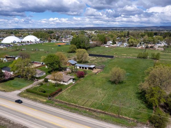 338 & 340 W Hwy 52, Emmett, ID 83617