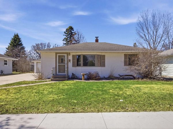 2105 6th Street S, Moorhead, MN 56560