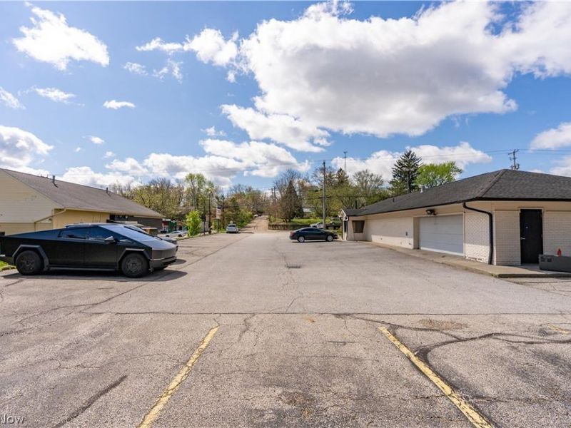1235 E Tallmadge Avenue, Akron, OH 44310 Photo 21