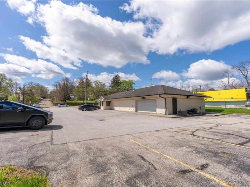 1235 E Tallmadge Avenue, Akron, OH 44310 Photo 26