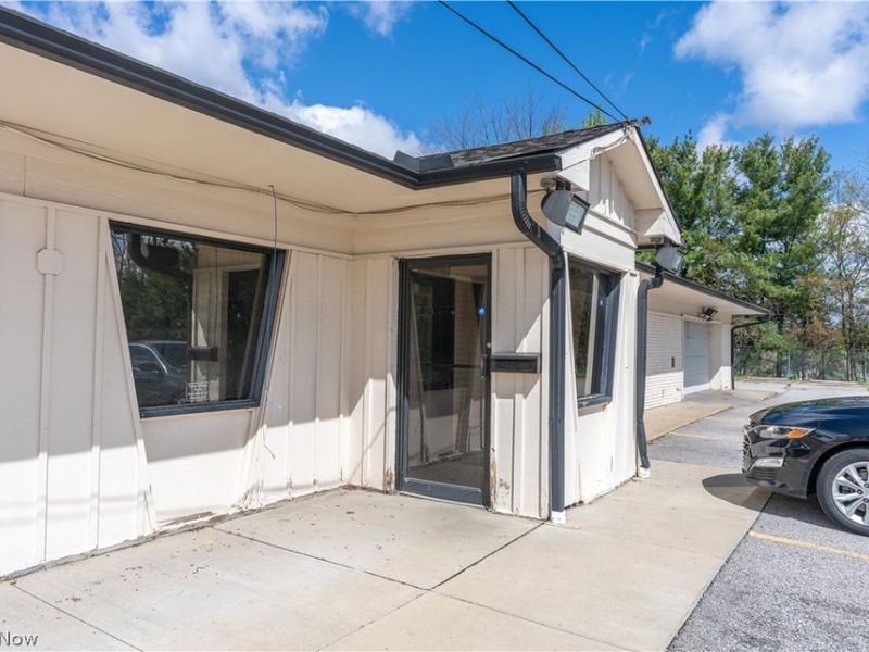 1235 E Tallmadge Avenue, Akron, OH 44310 Photo 3