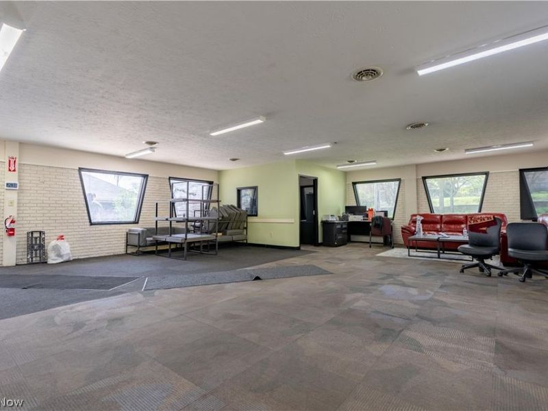 1235 E Tallmadge Avenue, Akron, OH 44310 Photo 9