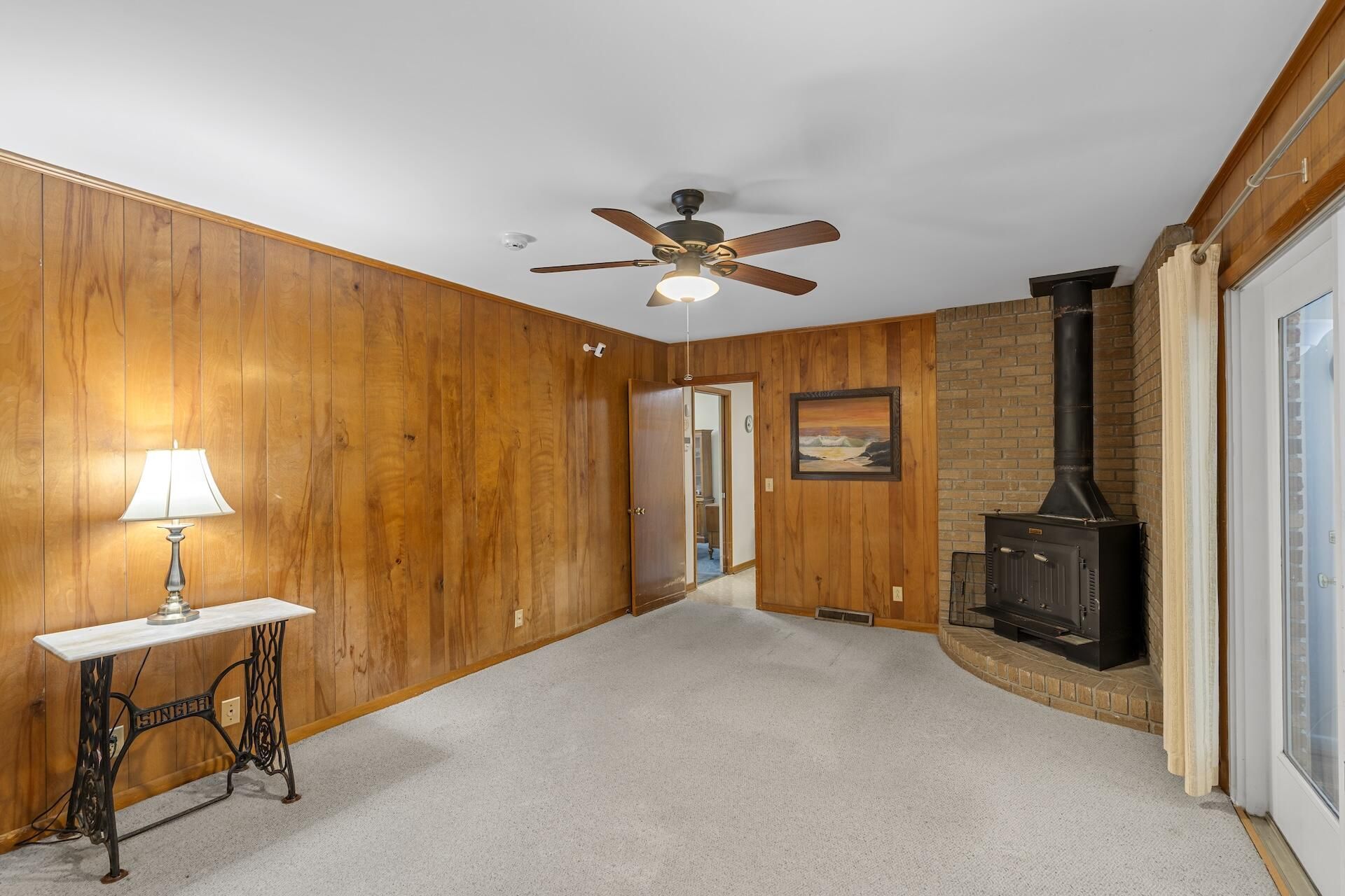 1318 New Castle Street Photo 13