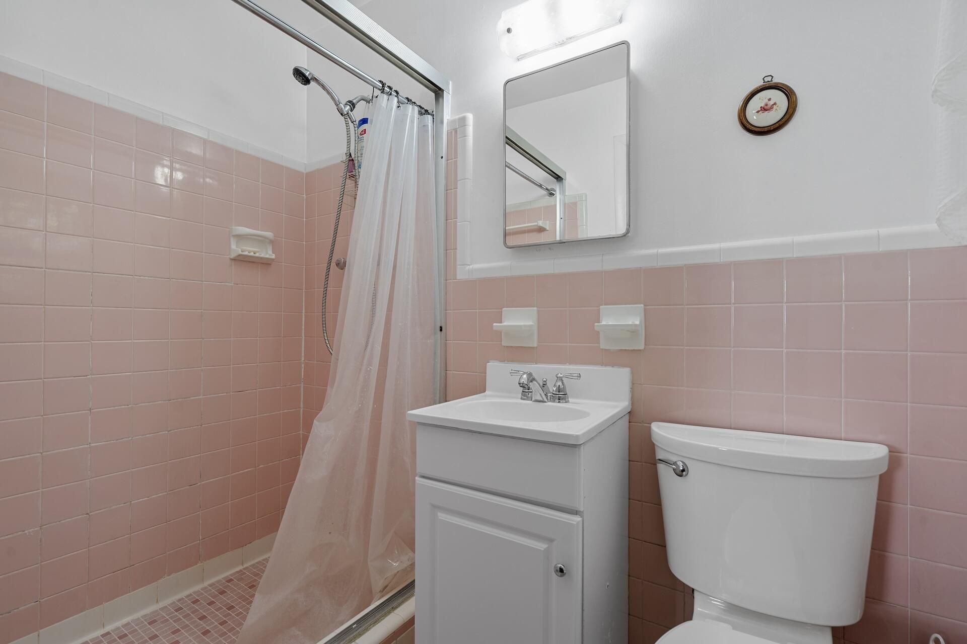 1318 New Castle Street Photo 19