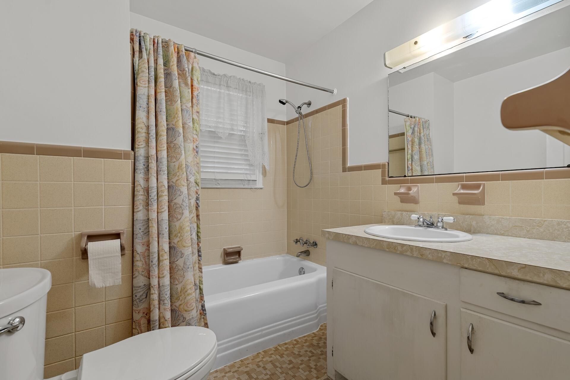 1318 New Castle Street Photo 25