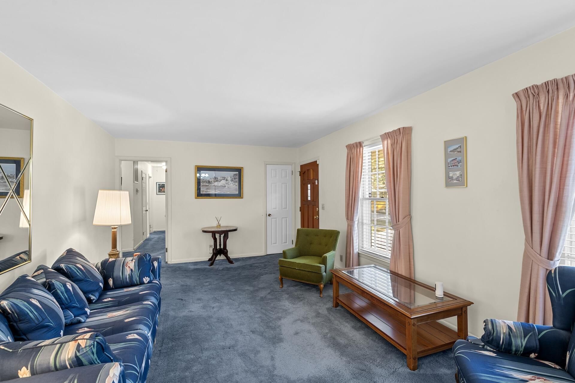 1318 New Castle Street Photo 4