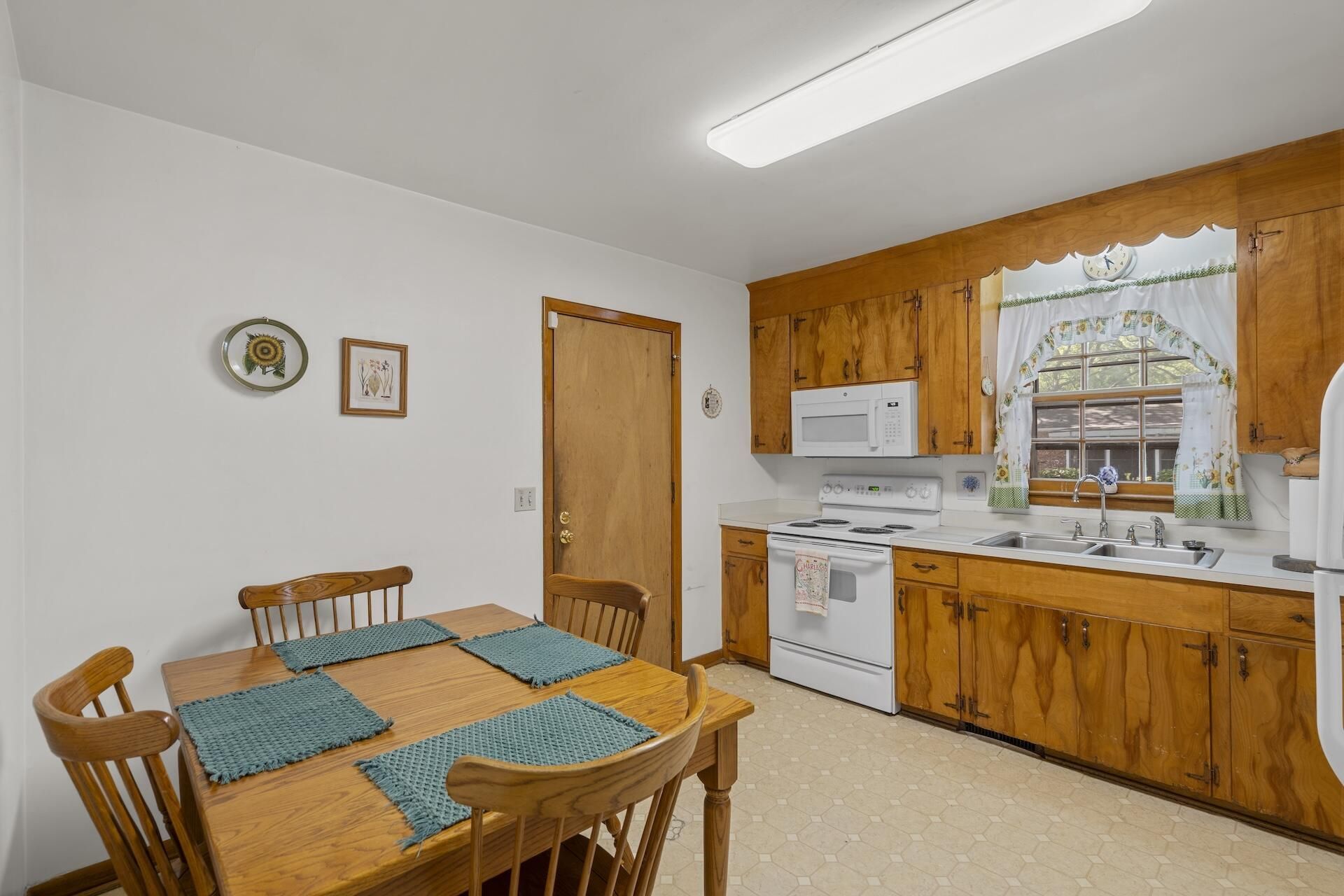 1318 New Castle Street Photo 9