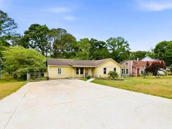 10391 Wrens Drive, Jonesboro, GA 30238