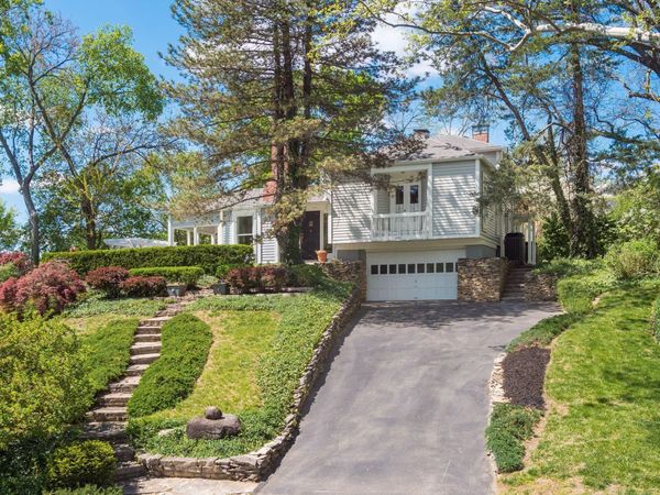 2112 Lower Chelsea Road, Upper Arlington, OH 43212