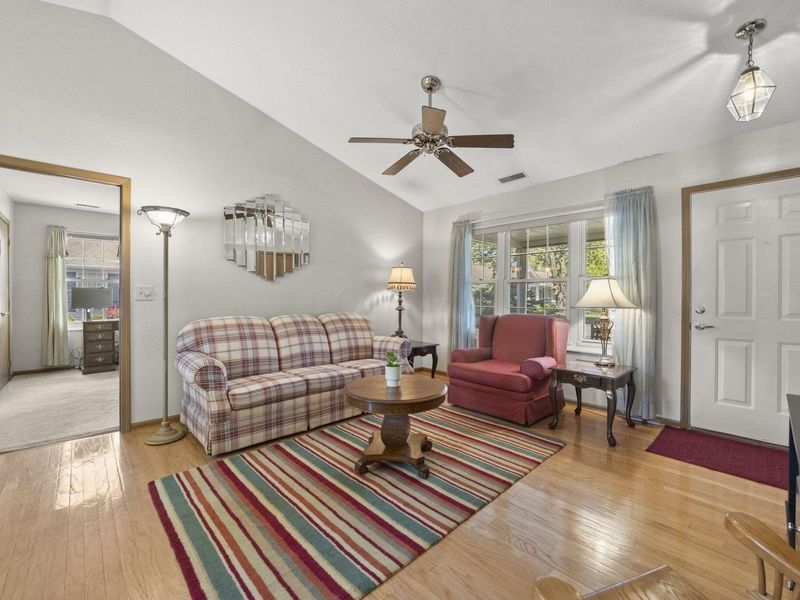 8565 Victoria Meadow Lane, Reynoldsburg, OH 43068 Photo 7