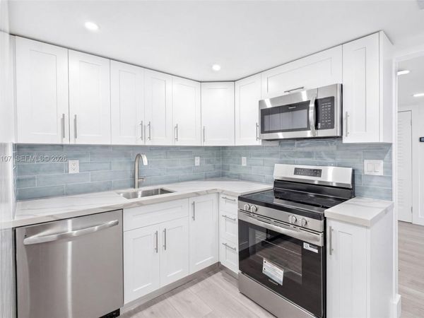 3582 NE 171st St , Unit 207, North Miami Beach, FL 33160