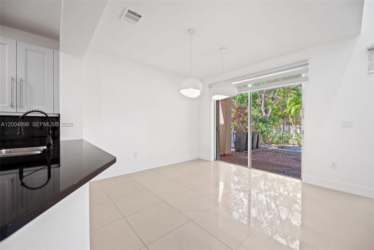 21012 NE 34th Ct , Aventura, FL 33180 Photo