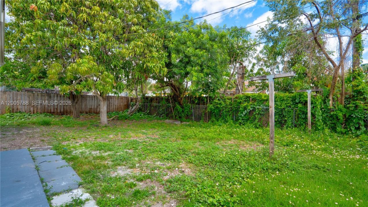 1921 NE 158th St, North Miami Beach, FL 33162 Photo