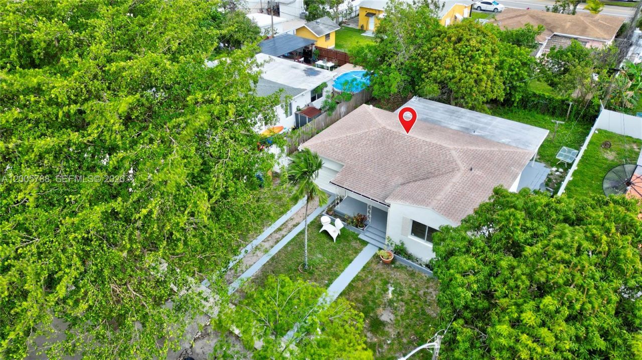 1921 NE 158th St, North Miami Beach, FL 33162 Photo