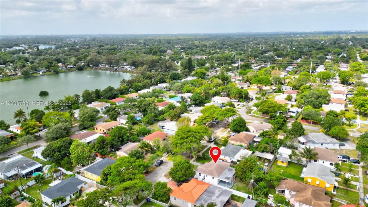 1921 NE 158th St, North Miami Beach, FL 33162 Photo
