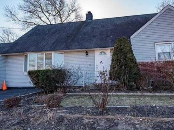 2206 Union Boulevard , Bay Shore, NY 11706