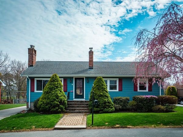 7 Cedarcrest Rd, Salem, MA 01970