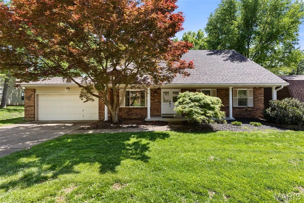 15574 Highcroft Drive , Chesterfield, MO 63017 Main Photo