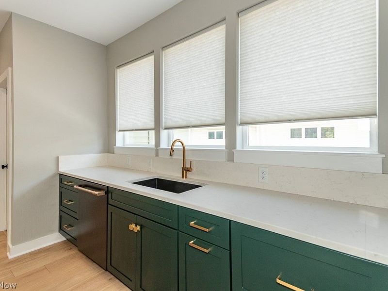 1255 W 75th Street, Cleveland, OH 44102 Photo 7