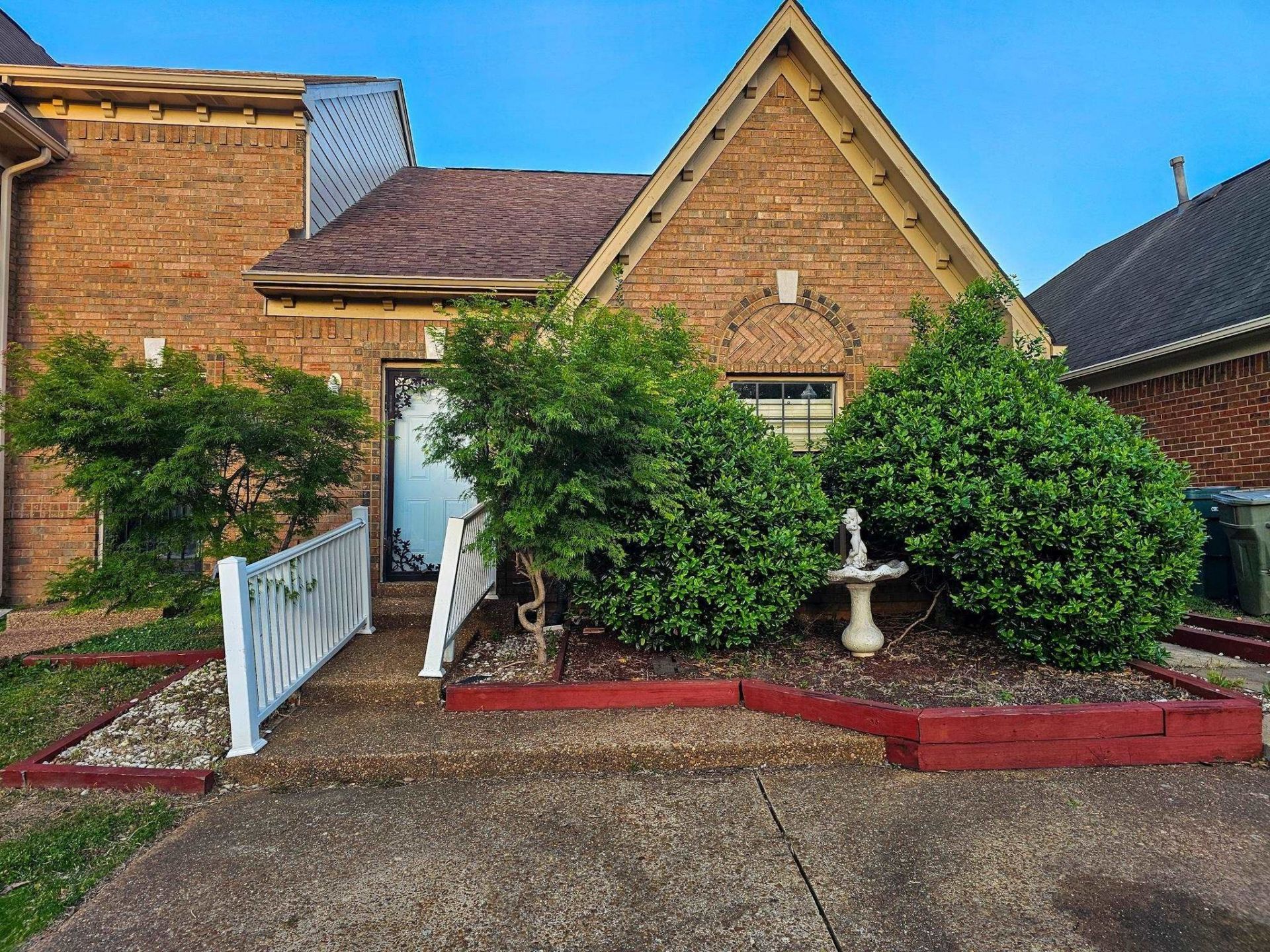 1620 Beaver Trail Dr, Memphis, TN 38016 Main Photo