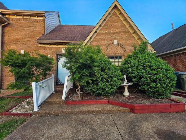 1620 BEAVER TRAIL DR, Memphis, TN 38016