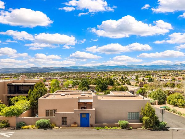 59 E Via Plaza Nueva , Santa Fe, NM 87507