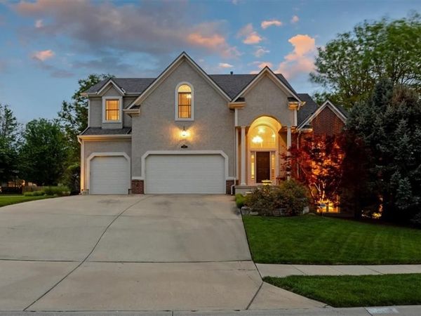 14961 S Glen Eyrie Street, Olathe, KS 66061
