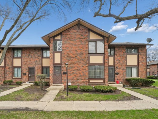 1S127 Stratford Lane , Villa Park, IL 60181