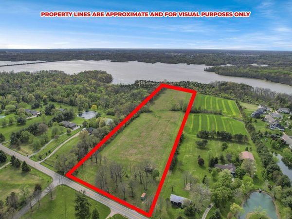 1476 Africa Road , Galena, OH 43021